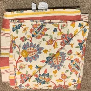 Target Jacobean print F/Q quilt and 2 shams